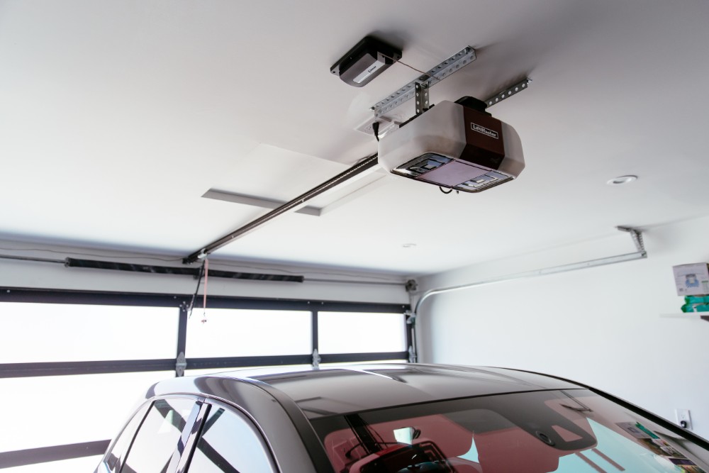 electric_garage_door_opener_in_san_diego